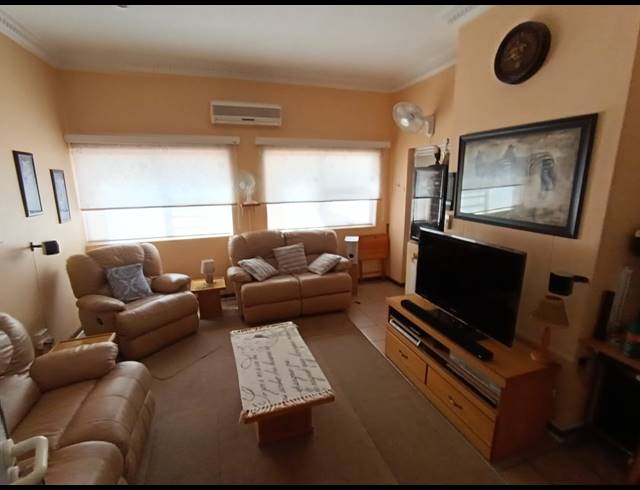 3 BEDROOM TOWNHOUSE FOR SALE IN PROTEA PARK